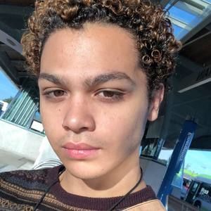 Meet your Posher, Deshawn